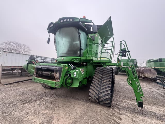 Image of John Deere S780 equipment image 2