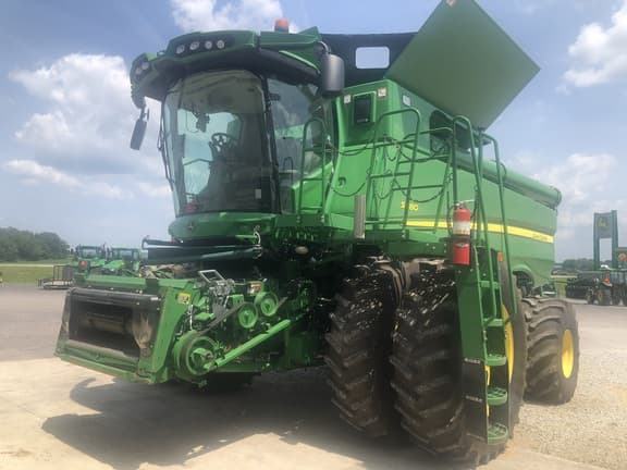 Image of John Deere S780 equipment image 1