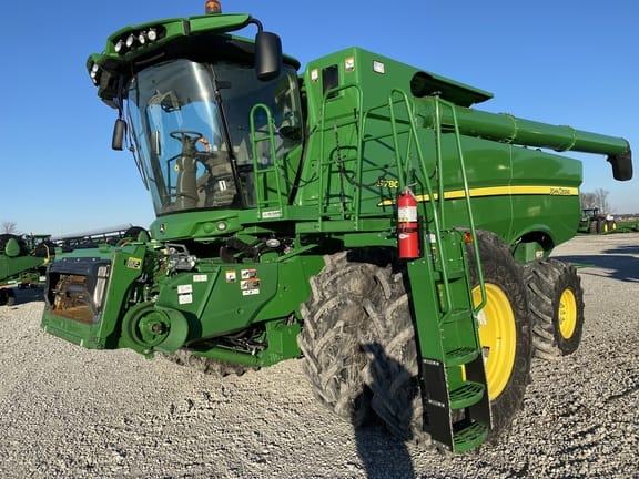 Main image John Deere S780