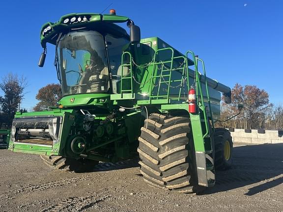 Image of John Deere S780 equipment image 1