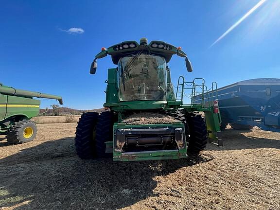 Image of John Deere S780 equipment image 2