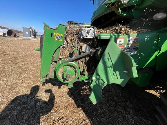 Image of John Deere S780 equipment image 4