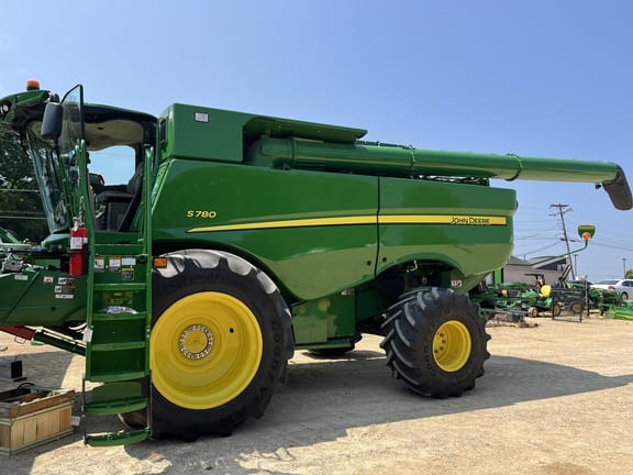 Main image John Deere S780