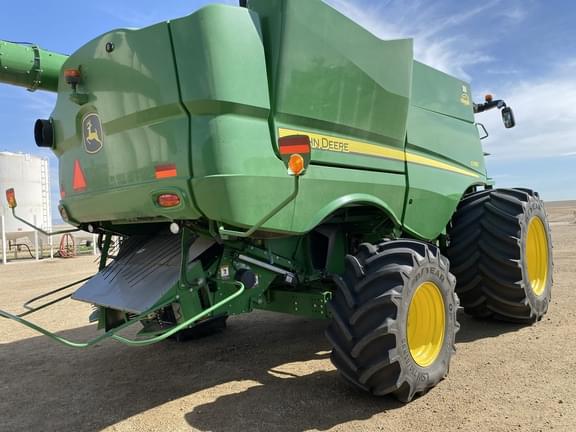 Image of John Deere S780 equipment image 2