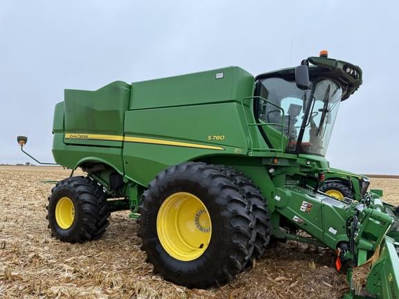 Image of John Deere S780 equipment image 1
