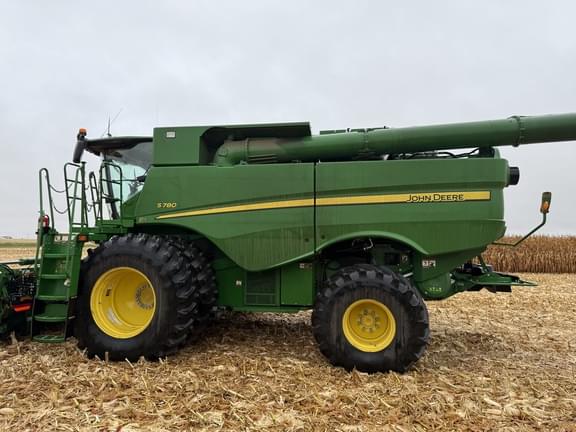 Image of John Deere S780 equipment image 4