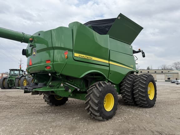 Image of John Deere S780 equipment image 4