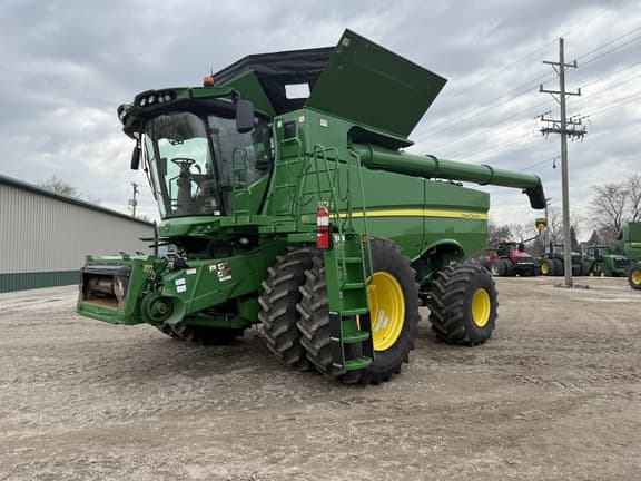 Image of John Deere S780 Primary image