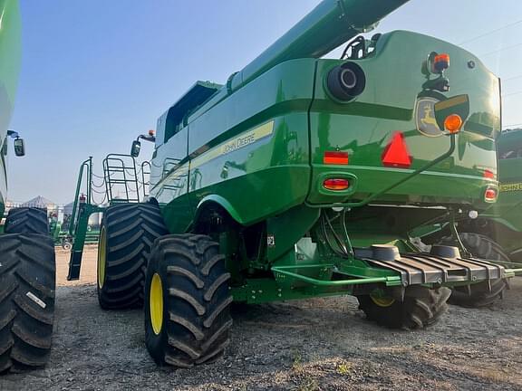 Image of John Deere S780 equipment image 4