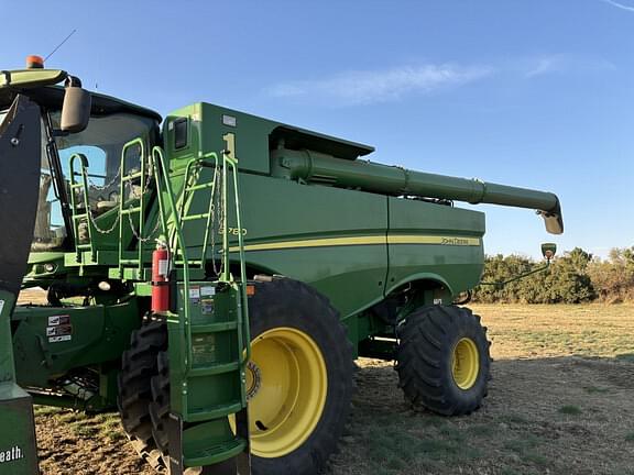 Image of John Deere S780 equipment image 1