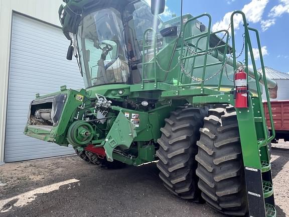 Image of John Deere S780 equipment image 1