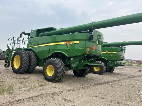 Image of John Deere S780 equipment image 4