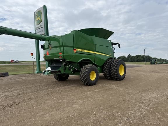 Image of John Deere S780 equipment image 2