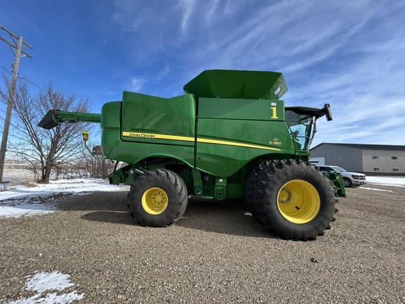 Image of John Deere S780 equipment image 4