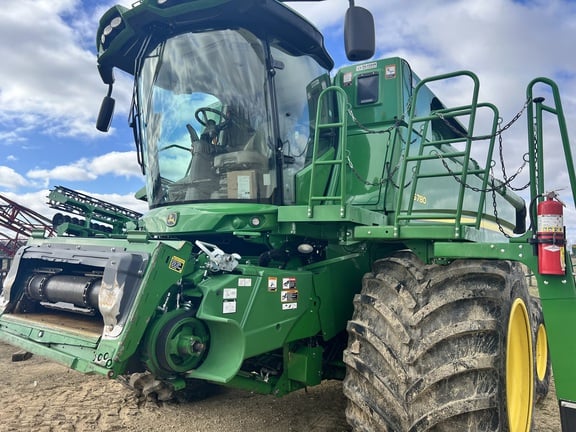 Main image John Deere S780