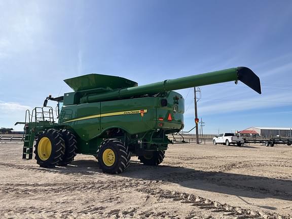 Image of John Deere S780 equipment image 2