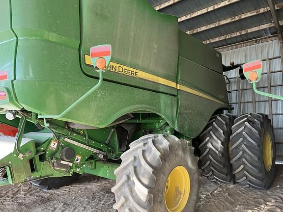 Image of John Deere S780 equipment image 1