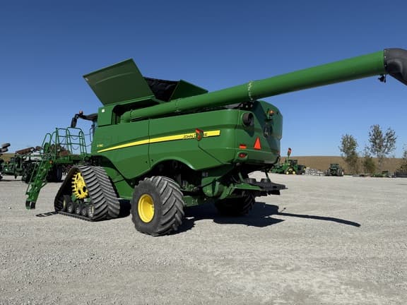 Image of John Deere S780 equipment image 4