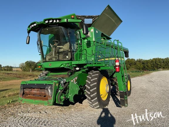 Image of John Deere S780 equipment image 1