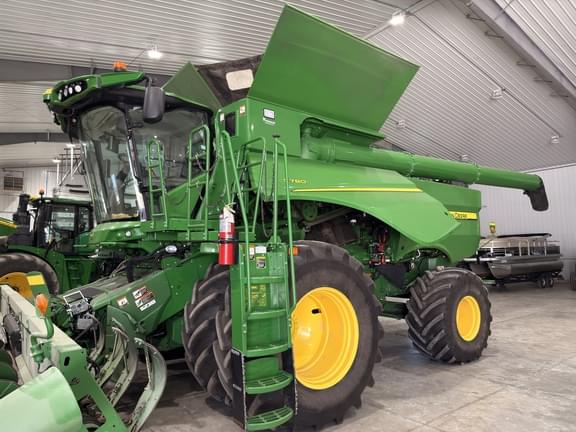 Image of John Deere S780 equipment image 2