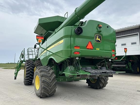 Image of John Deere S780 equipment image 4