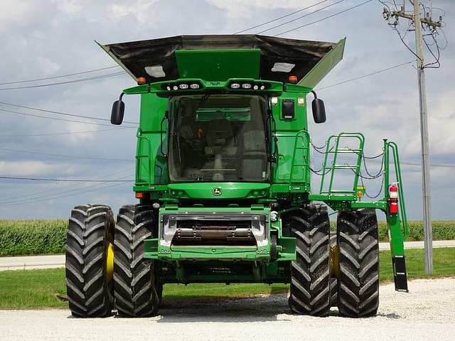 Image of John Deere S780 equipment image 2