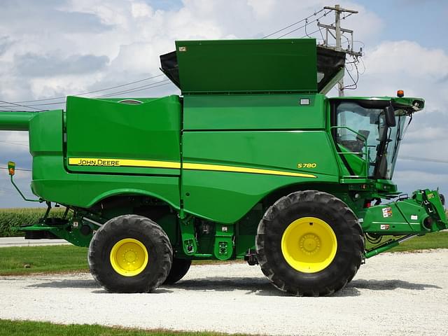 Image of John Deere S780 equipment image 4