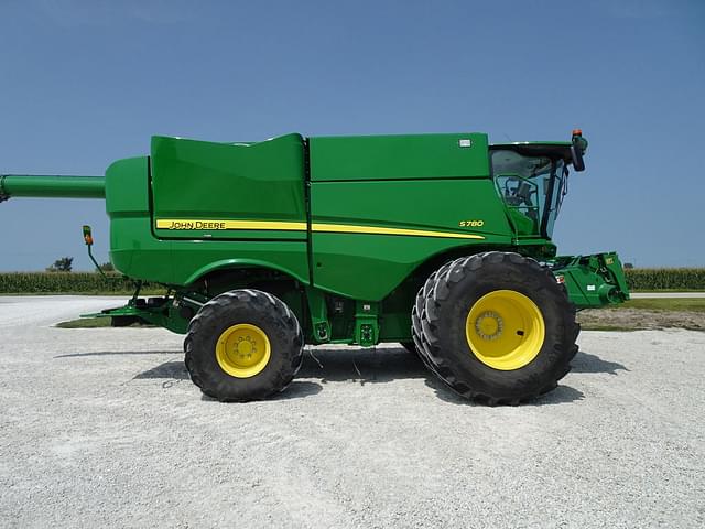 Image of John Deere S780 equipment image 2