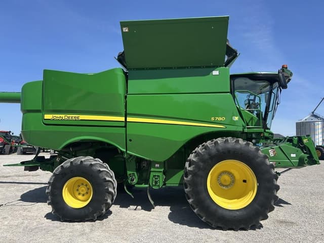 Image of John Deere S780 equipment image 3