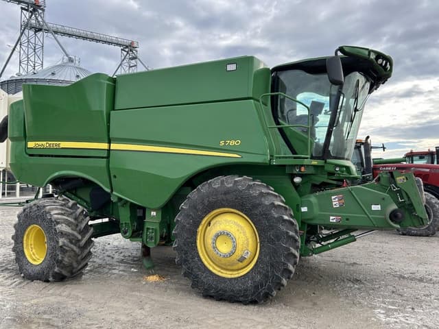 Image of John Deere S780 equipment image 1
