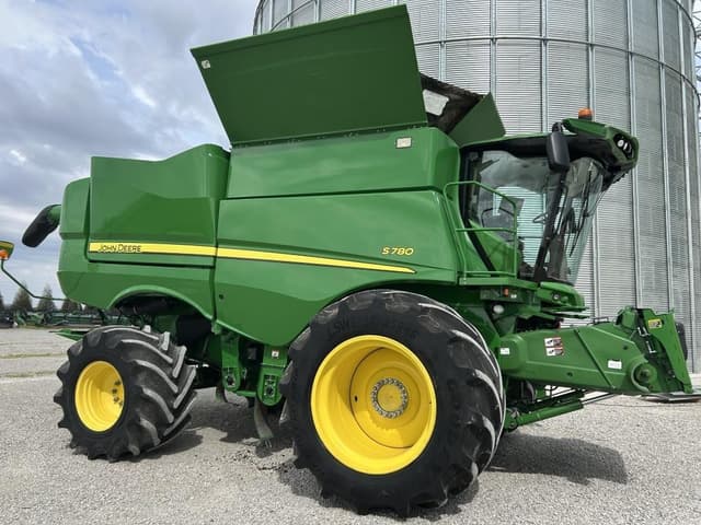 Image of John Deere S780 equipment image 1