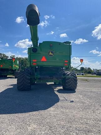 Image of John Deere S780 equipment image 4