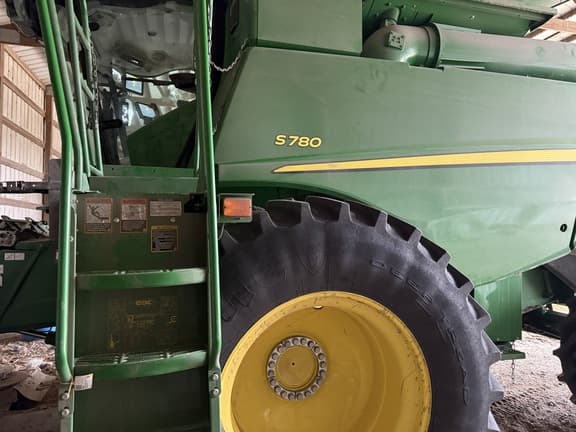 Image of John Deere S780 equipment image 2
