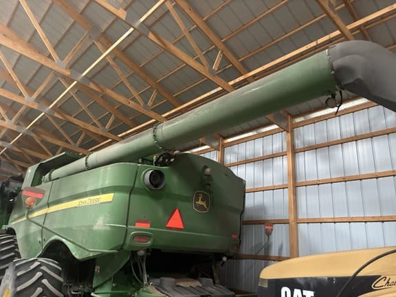 Image of John Deere S780 equipment image 1