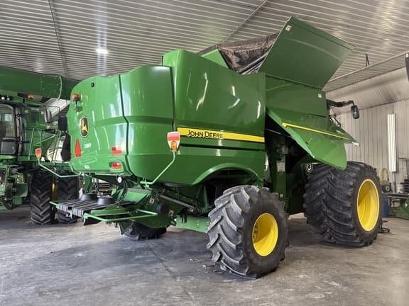 Image of John Deere S780 equipment image 1