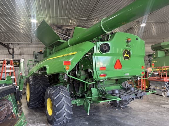 Image of John Deere S780 equipment image 2