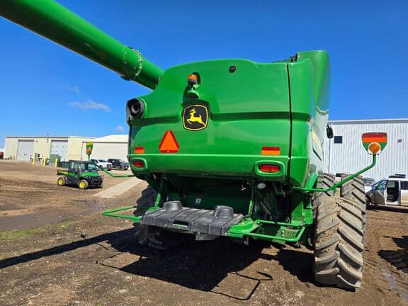 Image of John Deere S780 equipment image 2