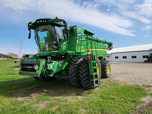 Main image John Deere S780 0