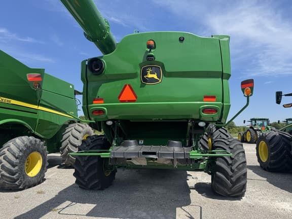 Image of John Deere S780 equipment image 2