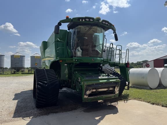 Image of John Deere S780 equipment image 1