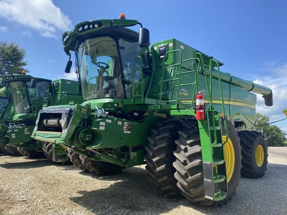 Main image John Deere S780