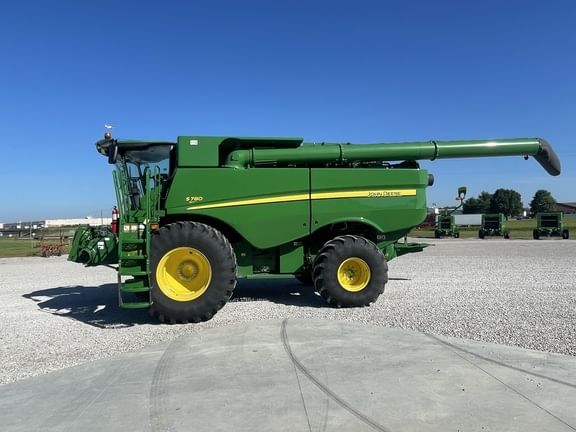 Main image John Deere S780