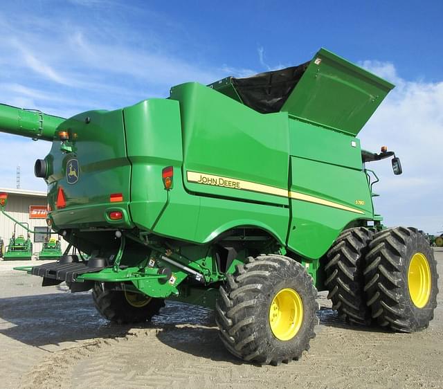 Image of John Deere S780 equipment image 4