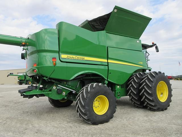 Image of John Deere S780 equipment image 4