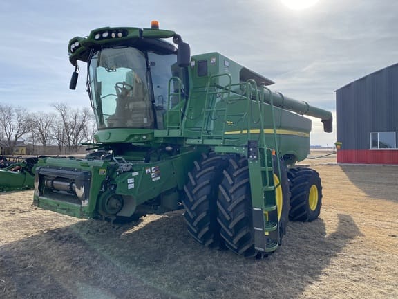 Main image John Deere S780