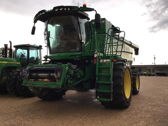 Image of John Deere S780 Primary image