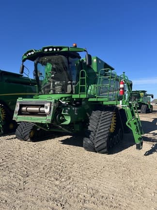 Image of John Deere S780 equipment image 1