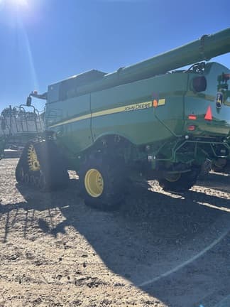 Image of John Deere S780 equipment image 2