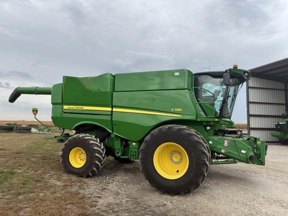 Image of John Deere S780 equipment image 4