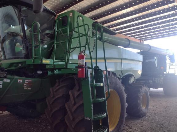 Image of John Deere S780 equipment image 2